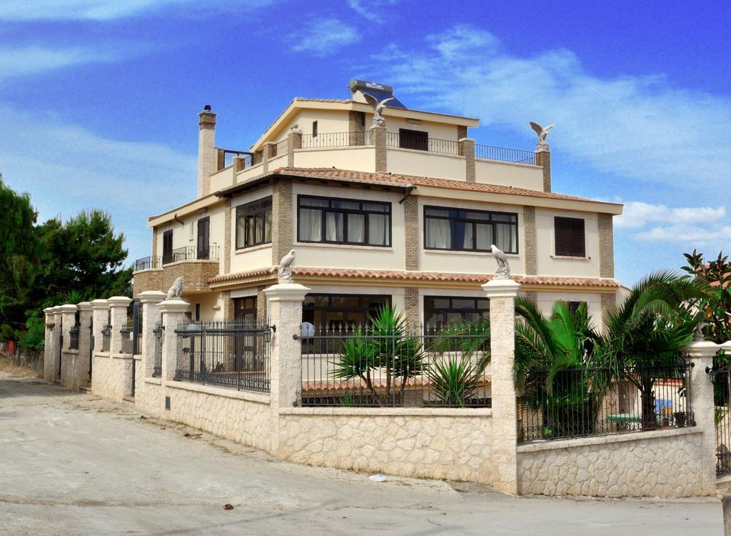 B&B Nicole Пальма-ди-Монтекьяро Экстерьер фото